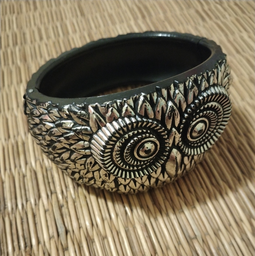 Owl clamp bracelet